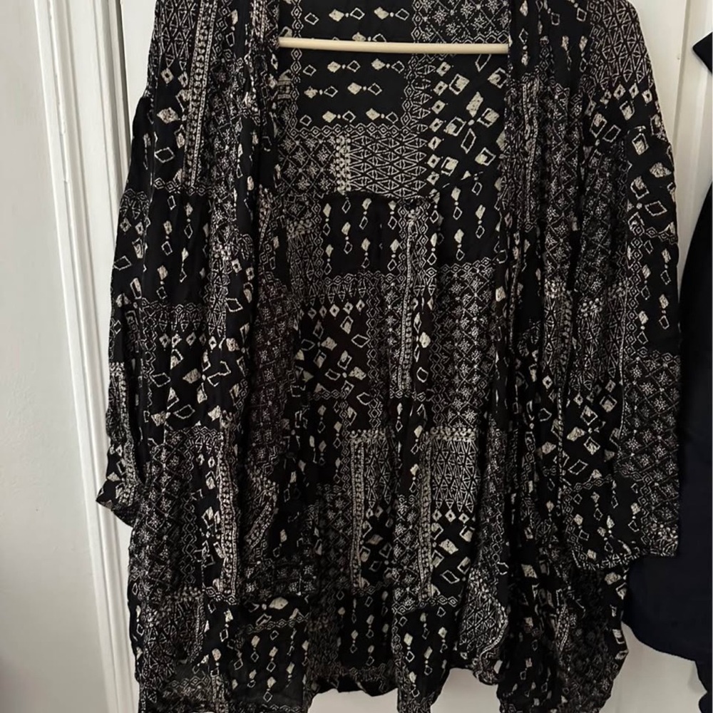Black and White Patterned Women's Boho Kimono
